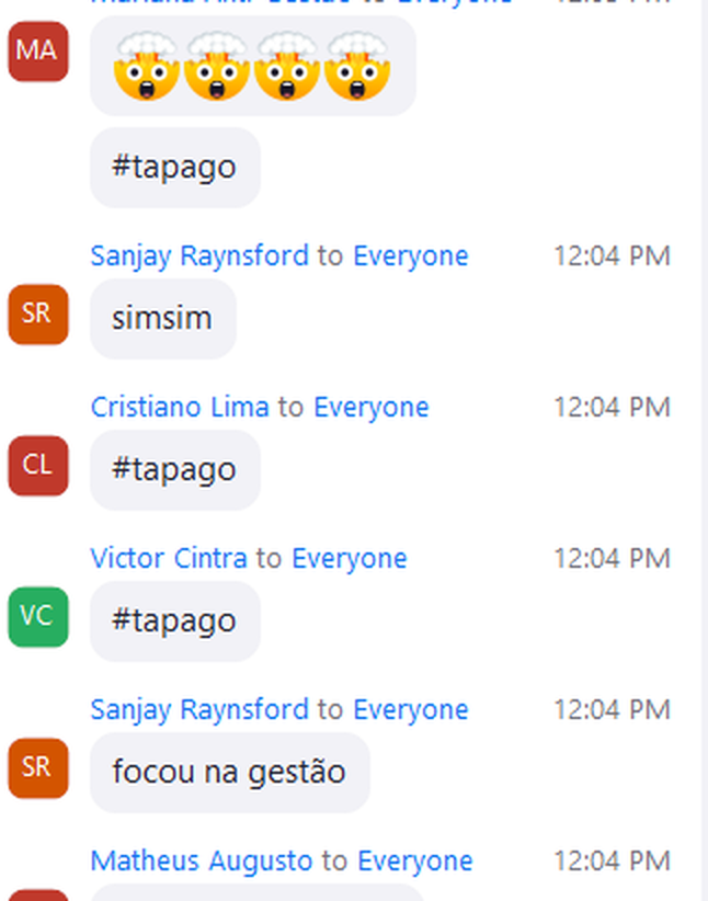 Sequência de comentários no chat do Zoom com várias pessoas escrevendo tá pago durante a aula